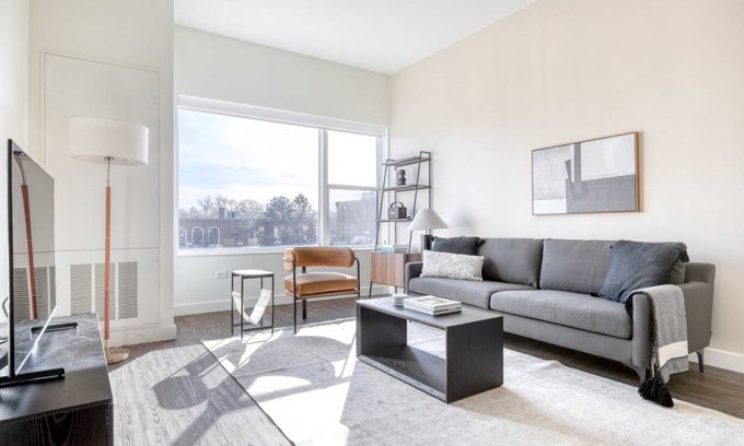 Elmhurst Apartment | 78 m² Apartment ∙ 1 bedroom ∙ 2 guests