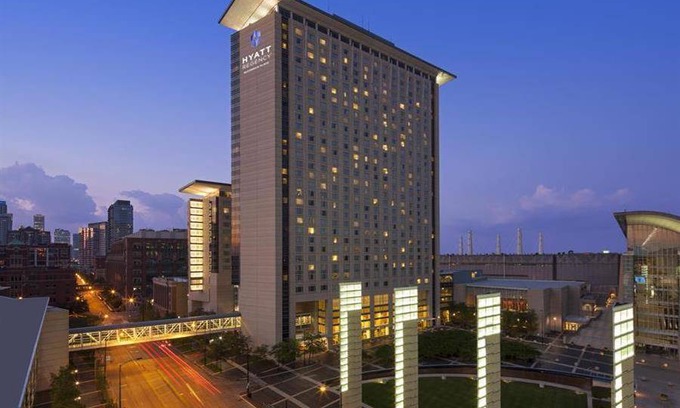 Near South Side Hotel | 78 m² Hotel ∙ 127 guests