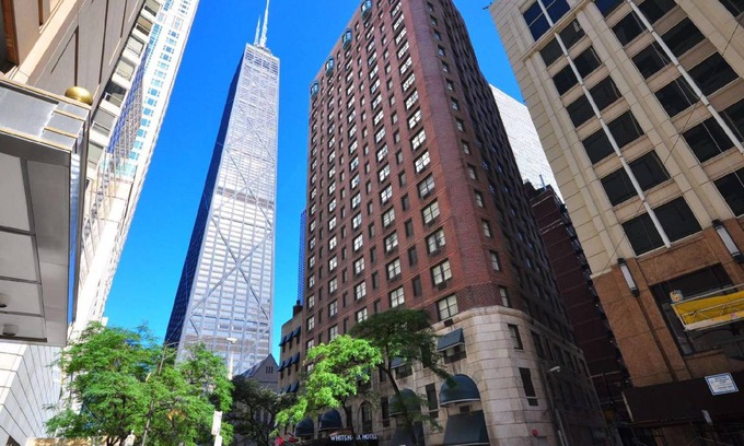 Near North Side Hotel | 79 m² Hotel ∙ 127 guests