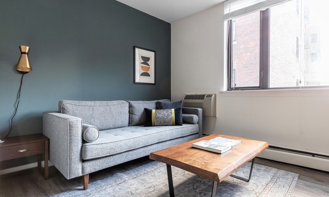 Gold Coast Apartment | Airy Gold Coast Studio close to L, walk to Mariano Park, by Blueground