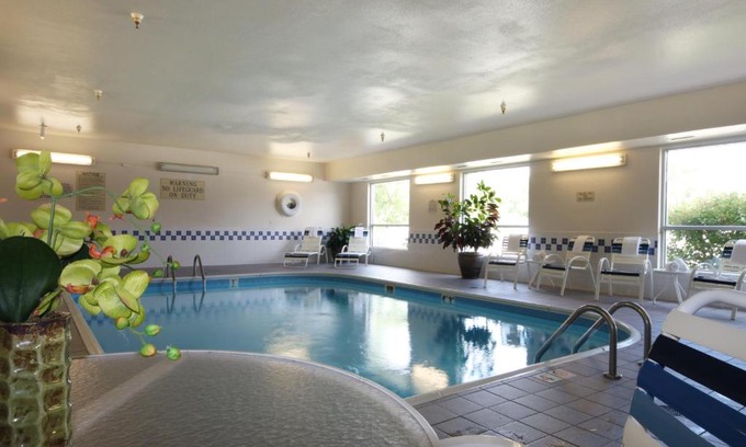 Quad Cities Hotel | AmericInn by Wyndham Moline Airport Quad Cities
