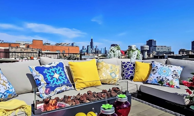 West Town Apartment | Art Villa