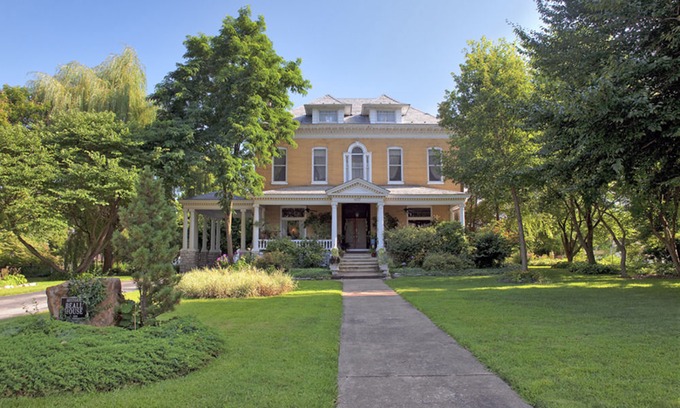Alton Hotel | Beall Mansion An Elegant Bed & Breakfast Inn