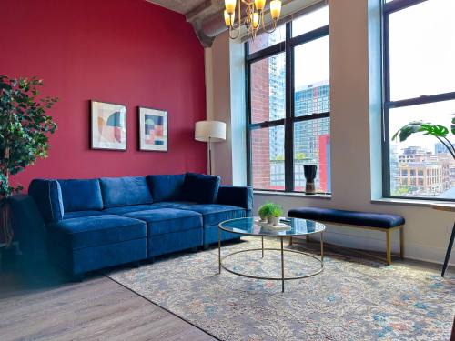 Near South Side Apartment | Beautiful 2BR with Smart TV, Gym Access & Parking Close to McCormick Place, Museums & Lake Michigan