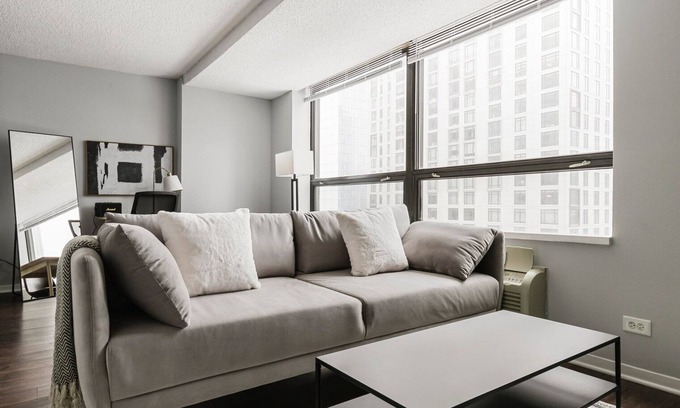 Streeterville Apartment | Blueground | Streeterville, pool & gym, nr pier