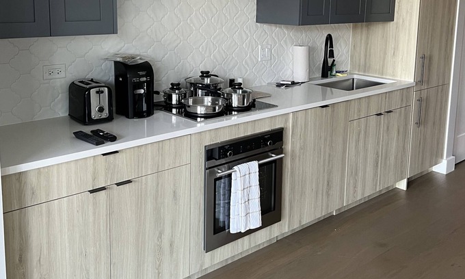 Rush and Division Apartment | Brand New Modern Gold Coast Studio Steps away from the redline! HUGE Balcony!