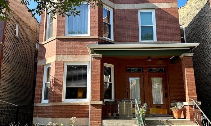 North Center Apartment | Charming, light-filled garden unit in Roscoe Village!