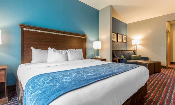 Fairview Heights Hotel | Comfort Suites Fairview Heights