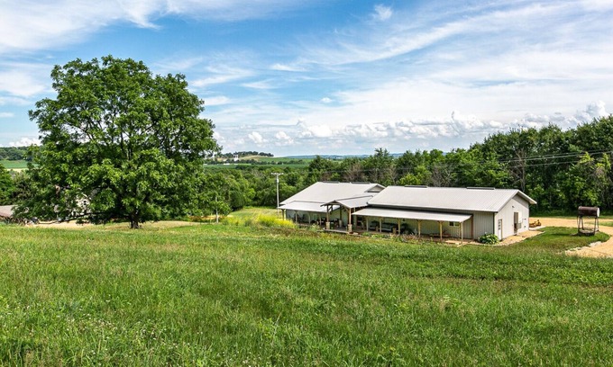 Thompson Cabin | Country location. The quiet and solitude you are looking for is here.