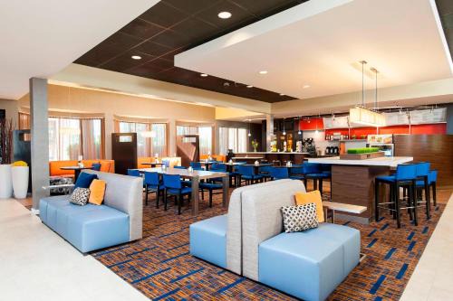 Glenview Hotel | Courtyard Chicago Glenview/Northbrook