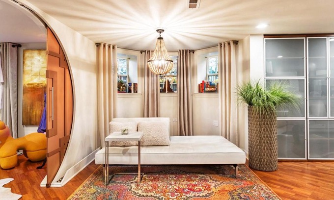 West Town Apartment | Designer Home in Ukrainian Village - Chicago
