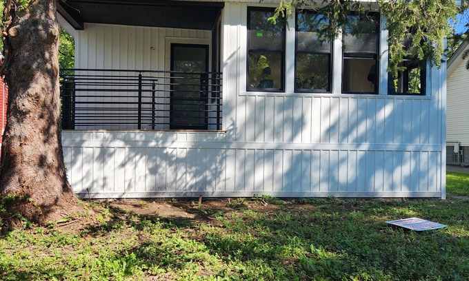 Homewood House | Dream Stay - Modern Bungalow Near Downtown
