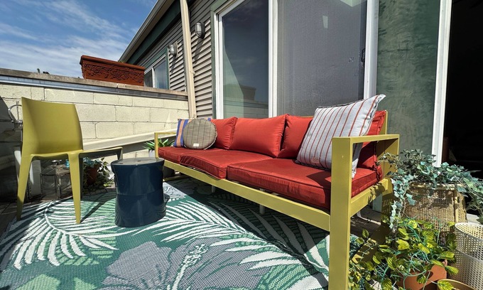 East Village House | EAST VILLAGE 4-LEVEL-HOUSE WITH 5 BATHS & COVERED ATTACHED GARAGE