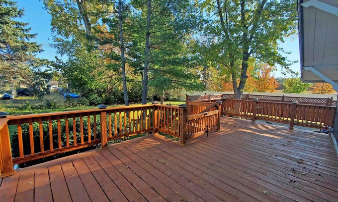 Wood Dale House | Elegant 3BD Chalet! π²15min to ORD/Train 2 Dwntwn!
