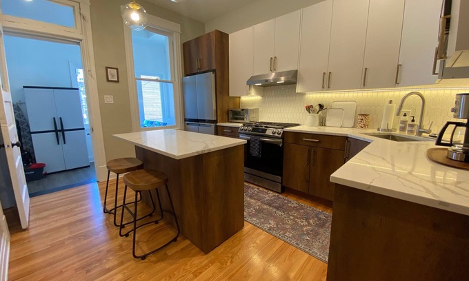 Ravenswood Condo | Elegant Hideaway in the Heart of Andersonville