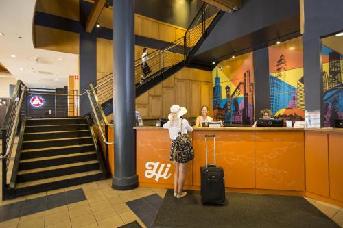 The Loop Hostel | HI Chicago Hostel
