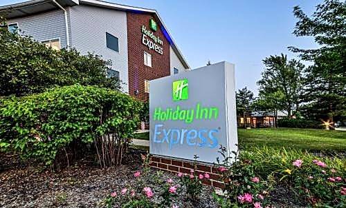Vernon Hills Hotel | Holiday Inn Express Chicago Northwest-Vernon Hills, an IHG Hotel