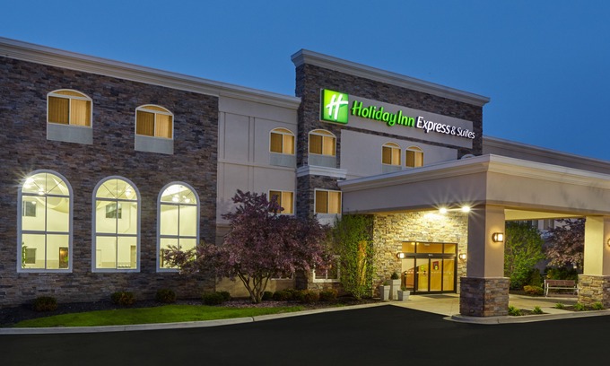 Libertyville Hotel | Holiday Inn Express Hotel & Suites Chicago-Libertyville, an Ihg Hotel