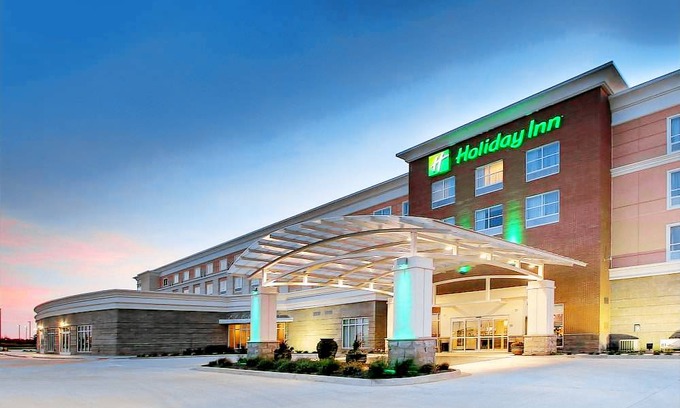 Orange Prairie Hotel | Holiday Inn Peoria At Grand Prairie, an IHG Hotel