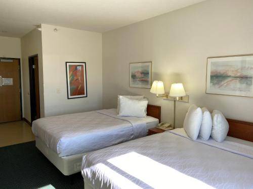 Carlyle Hotel | Hotel ∙ 4 guests