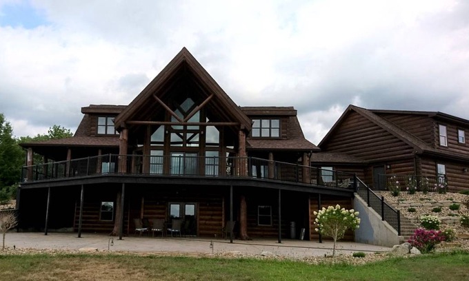 Loraine House | House ∙ 4 bedrooms ∙ 13 guests