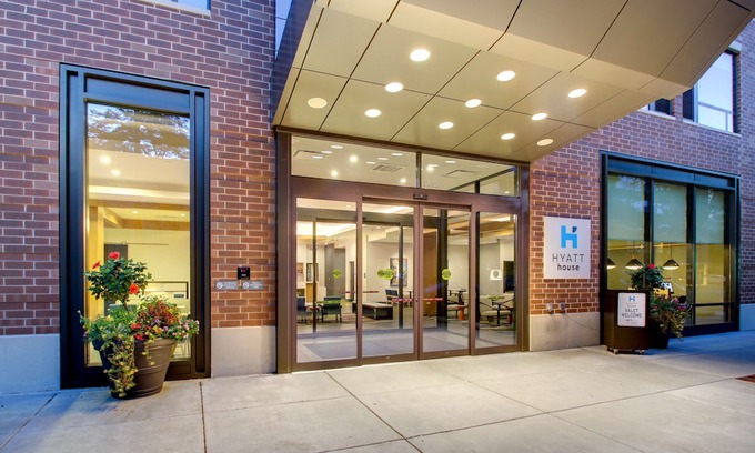Evanston Hotel | Hyatt House Chicago/Evanston