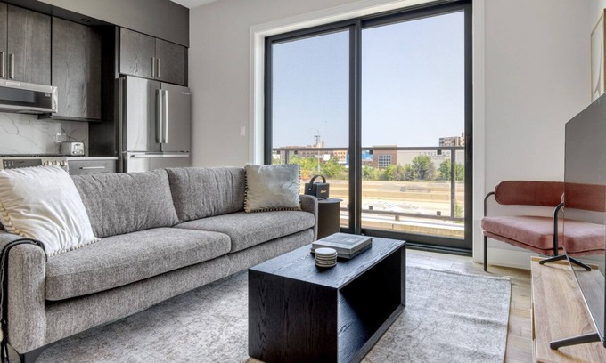 Bucktown Apartment | Ideal Bucktown 2BR w/ private outdoor area, nr I-90, by Blueground