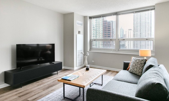Rush and Division Apartment | Ideal River North 2BR w/Gym, W/D, near Magnificent Mile, by Blueground