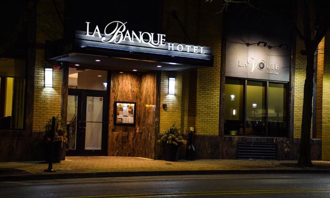 Homewood Hotel | La Banque Hotel