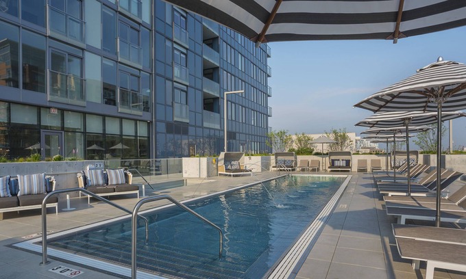 Near North Side Apartment | Level Chicago – Old Town