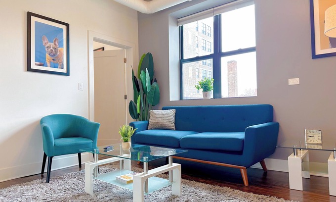 Near South Side Apartment | McCormick Place 420 friendly 3BR with optional Parking