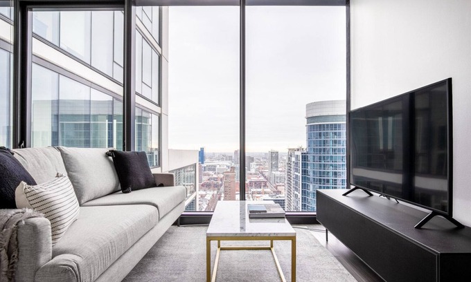 South Loop Apartment | Modern South Loop 1BR w/Pool + Gym, walk to Soldier Field, by Blueground