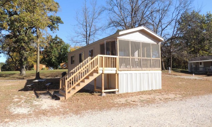 Amboy Resort | O'Connell's Yogi Bear Screened Park Model 16