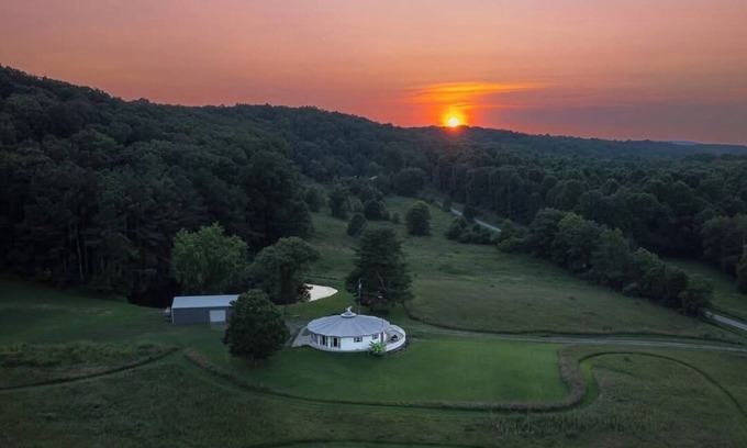 Hardin County House | One-of-a-Kind Fiberglass Round House