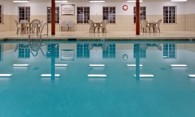 Rockford Apartment | Pool. Free Breakfast. Near Midway Village Museum!