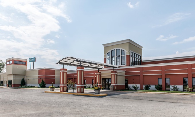 Mattoon Hotel | Quality Inn & Suites