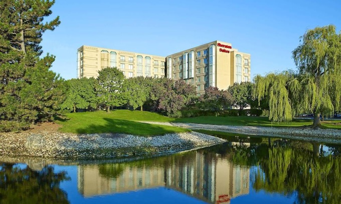 Elk Grove Village Hotel | Sheraton Suites Chicago Elk Grove
