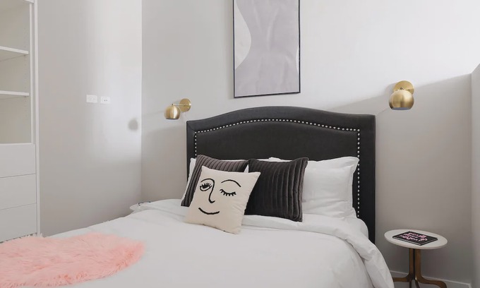 River North Apartment | Sonder | 943 Crosby | Quaint 2BR