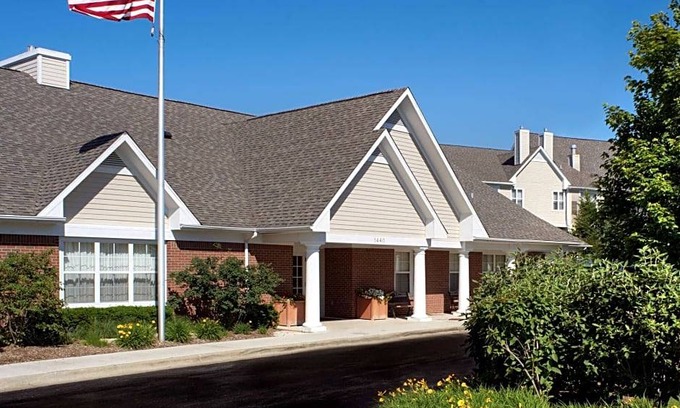 Waukegan Hotel | Sonesta ES Suites Chicago Waukegan
