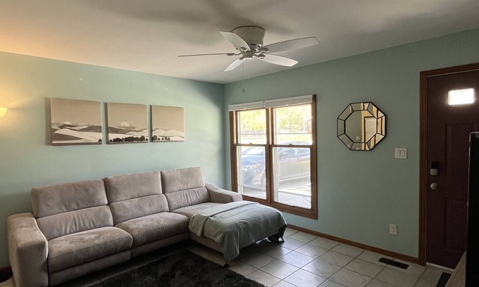 Urbana House | Spacious 3 bed 1.5 bath home