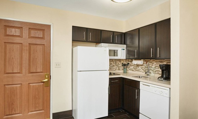 Glenview Apartment | Studio flat ∙ 1 bedroom ∙ 2 guests