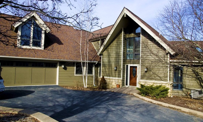 The Galena Territory House | Stunning 5 bedroom home great for groups of all kinds