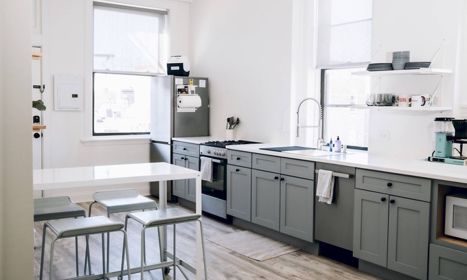 Park West Hotel | The Neighborhood Hotel - Lincoln Park 203 - Two Bedroom