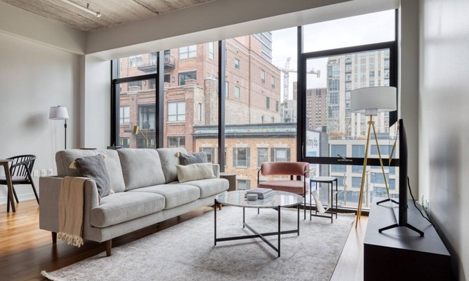 Near North Side Apartment | Trendy River North 1BR w/Gym, Lounge & Roof, nr Riverwalk, by Blueground