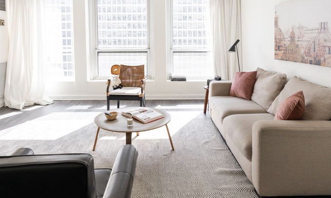 Indian Village Apartment | UChicago, Shops + Eats, Lake | Gym + W&D | Zencity