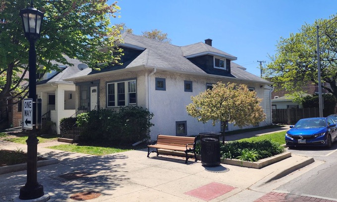 Forest Park House | Updated Forest Park 3 BR Bungalow