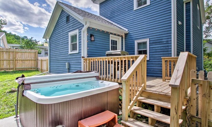 Galena House | Updated Galena Home Spacious and Pet-Friendly Yard!