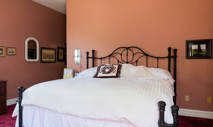 Springfield Resort | Private room ∙ 3 guests