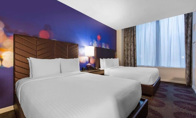 Streeterville Hotel | Windy City Hideaway | Mag Mile Magic | Navy Pier | Pets Allowed