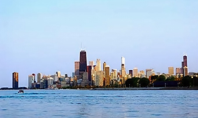 Lakeview Hotel | Wrigley Hostel - Chicago